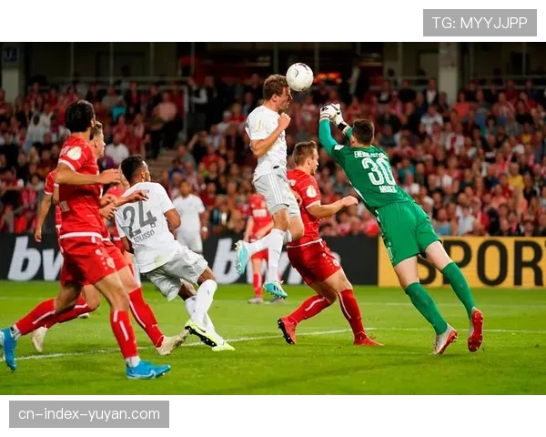 德甲争议判罚成就与改变比赛走势 拜仁与弗赖堡均凭借点球打破僵局